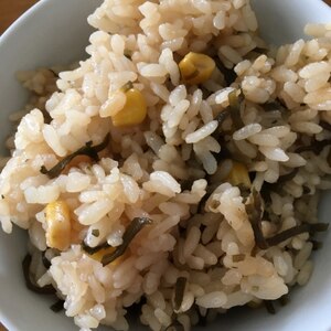 塩昆布とコーンの炊き込みご飯 レシピ 作り方 By れいちゃっ 楽天レシピ